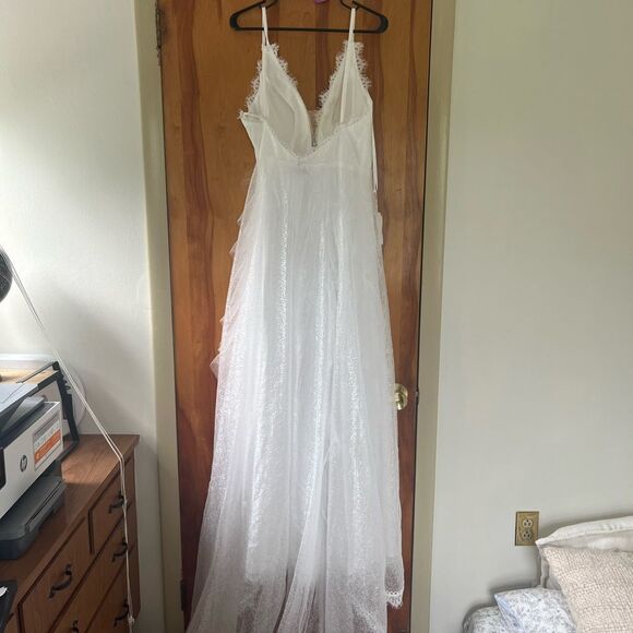 Hebeos White Embellished lace tulle Wedding Gown - Picture 7 of 11